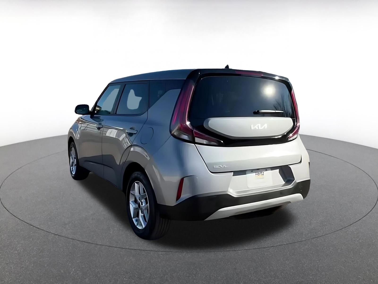 Used 2025 Kia Soul LX w/ LX Technology Package image 11