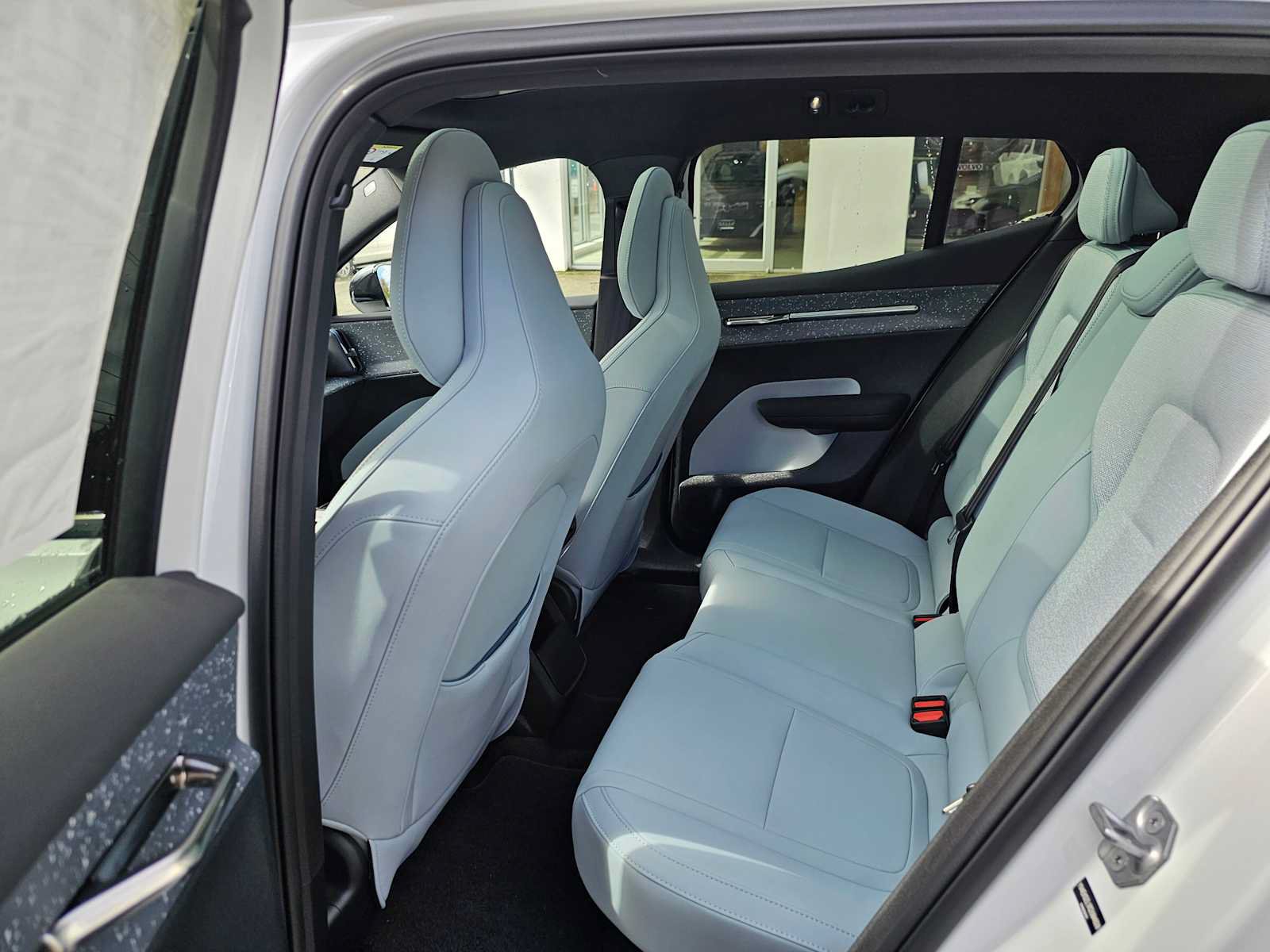 New 2025 Volvo EX30 Ultra w/ Protection Package Premier AWD/4WD image 17