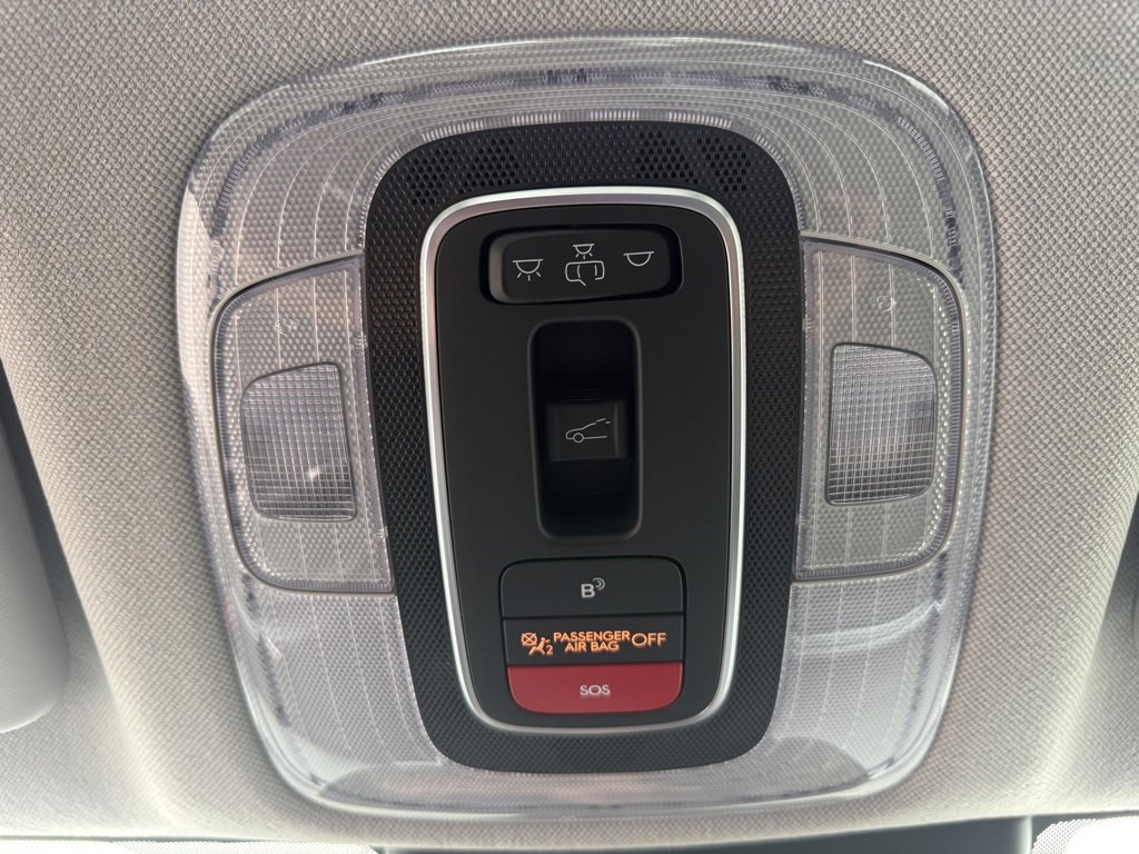 New 2025 Hyundai Elantra Limited image 38