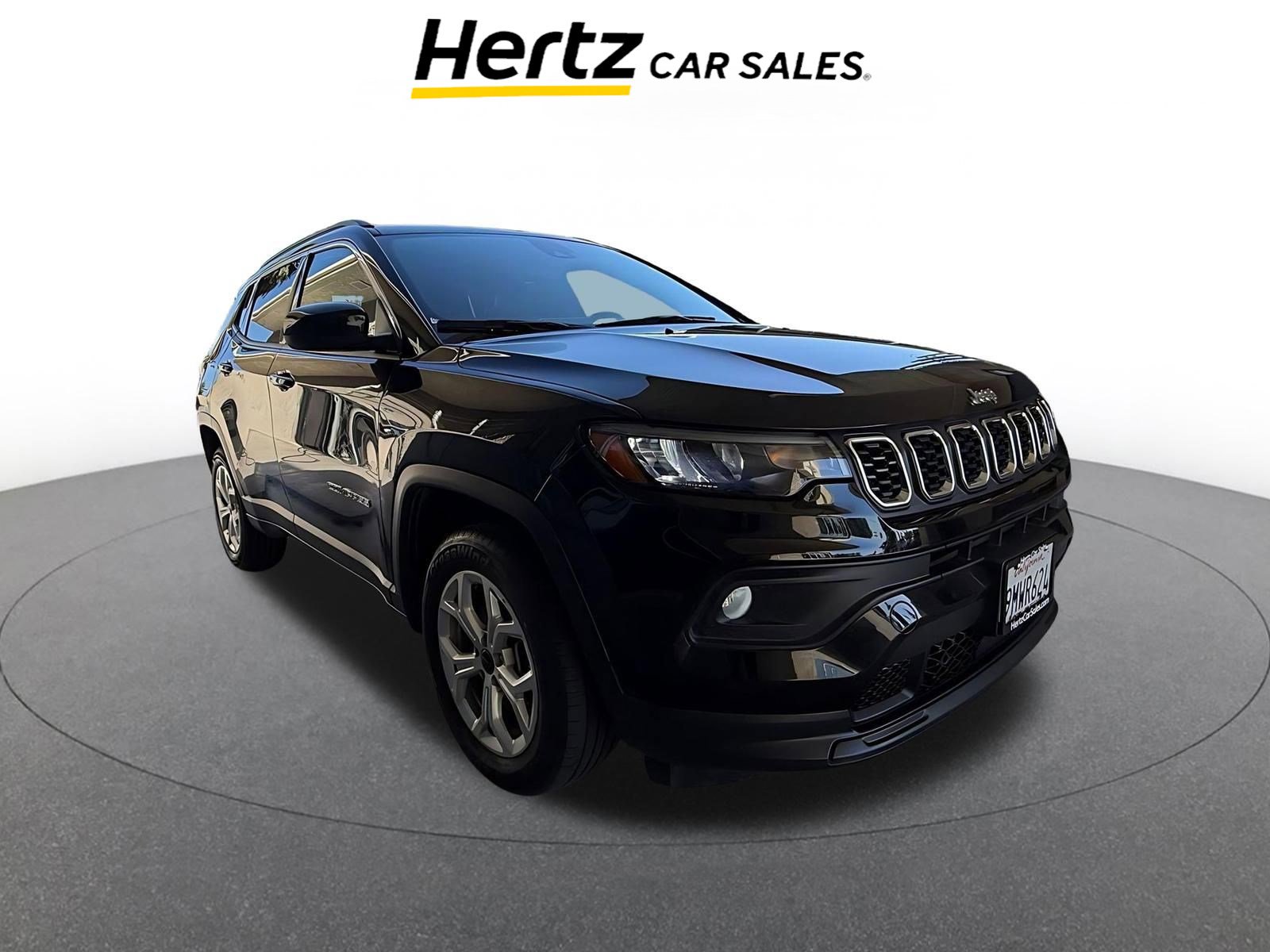Used 2025 Jeep Compass Latitude AWD/4WD image 1