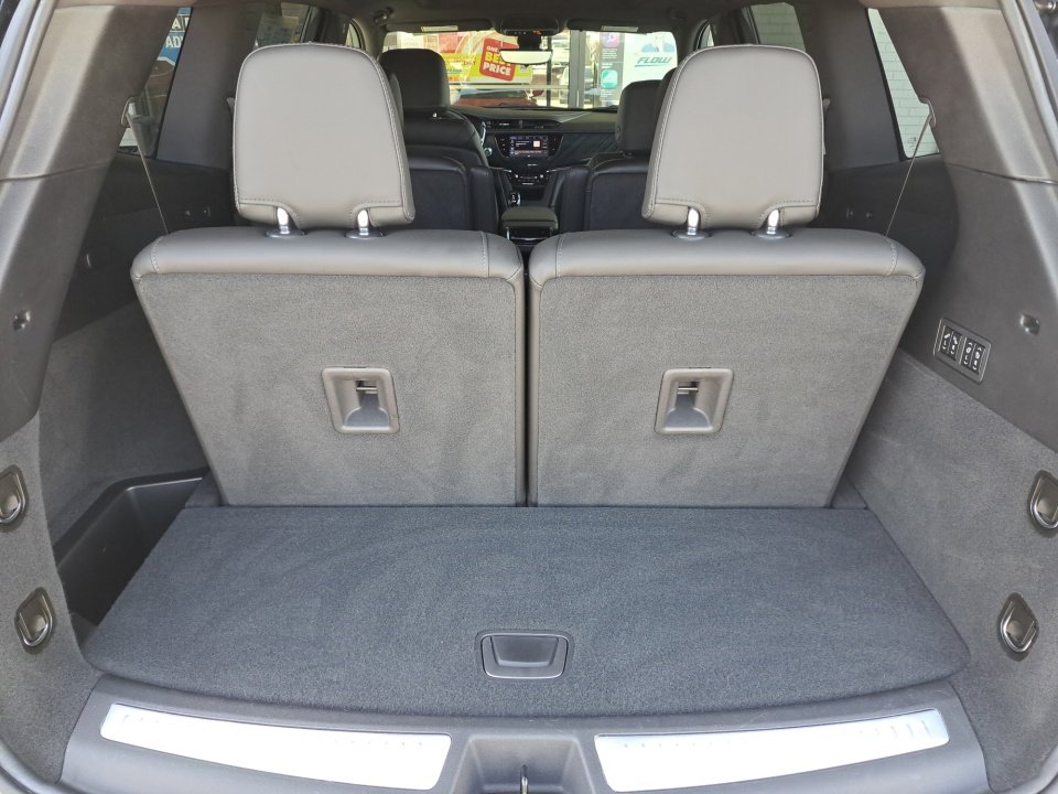 Certified 2024 Cadillac XT6 Premium Luxury w/ Technology Package FWD image 25