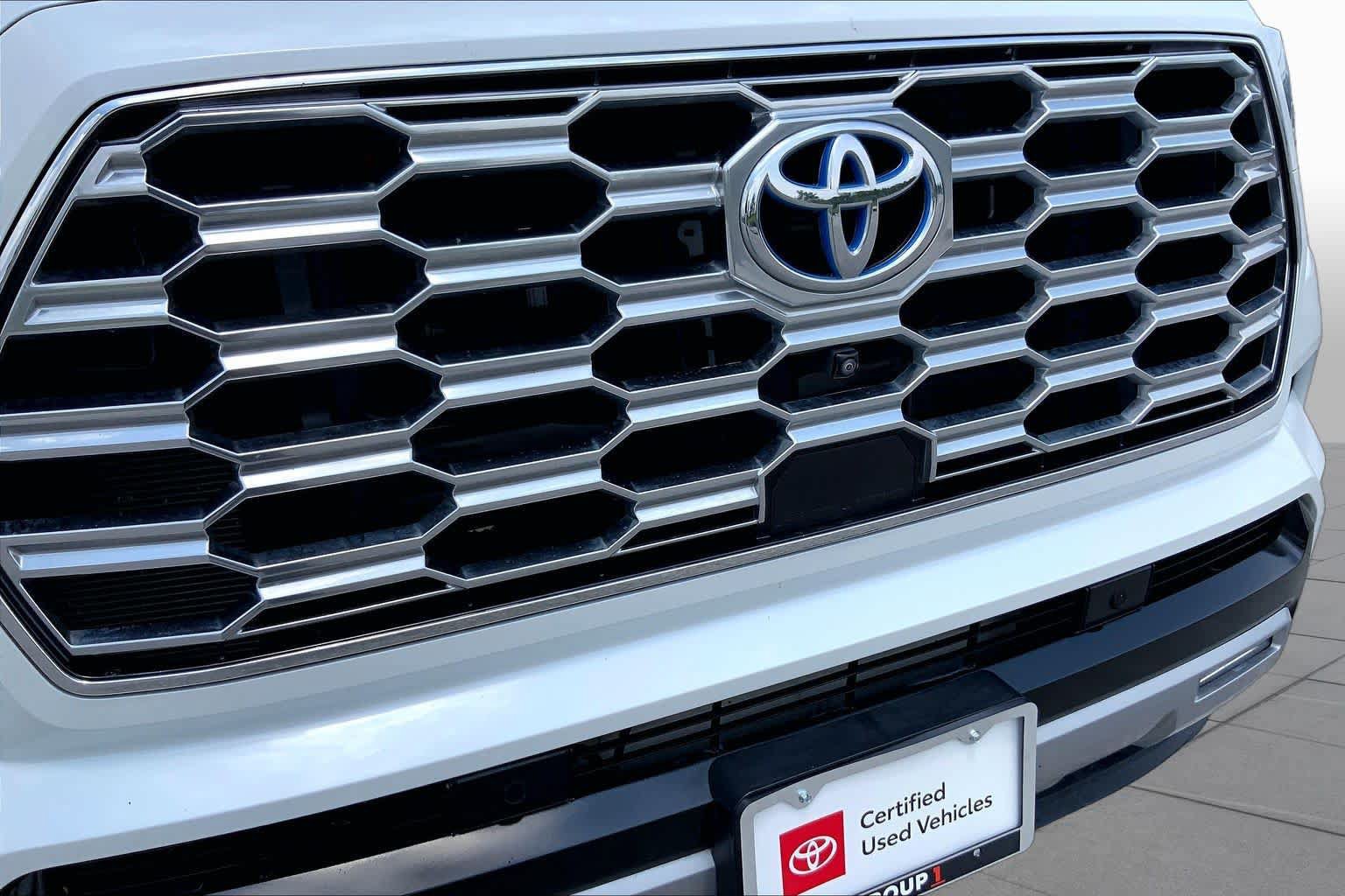Used 2023 Toyota Sequoia Capstone RWD image 29