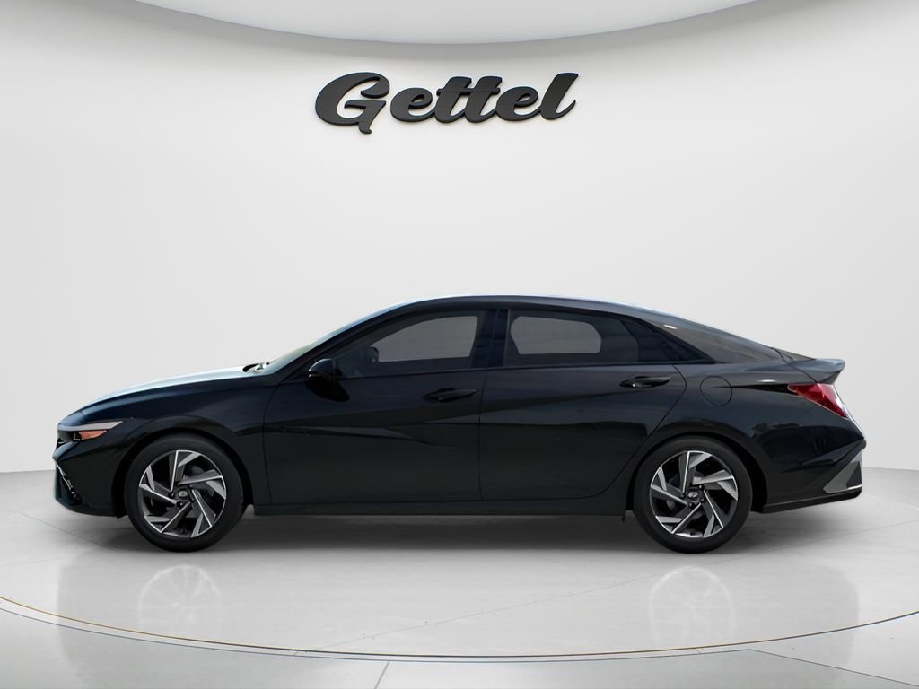 New 2026 Hyundai Elantra SEL Sport Premium FWD image 3