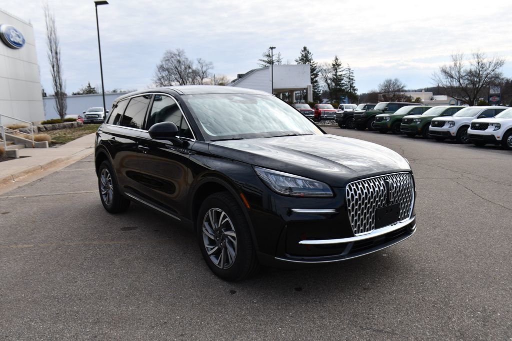 Used 2024 Lincoln Corsair Premiere image 9