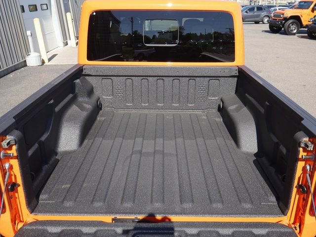 New 2025 Jeep Gladiator Sport image 10