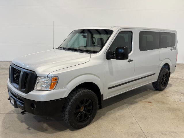 Used 2018 Nissan NV 3500 SL RWD image 2