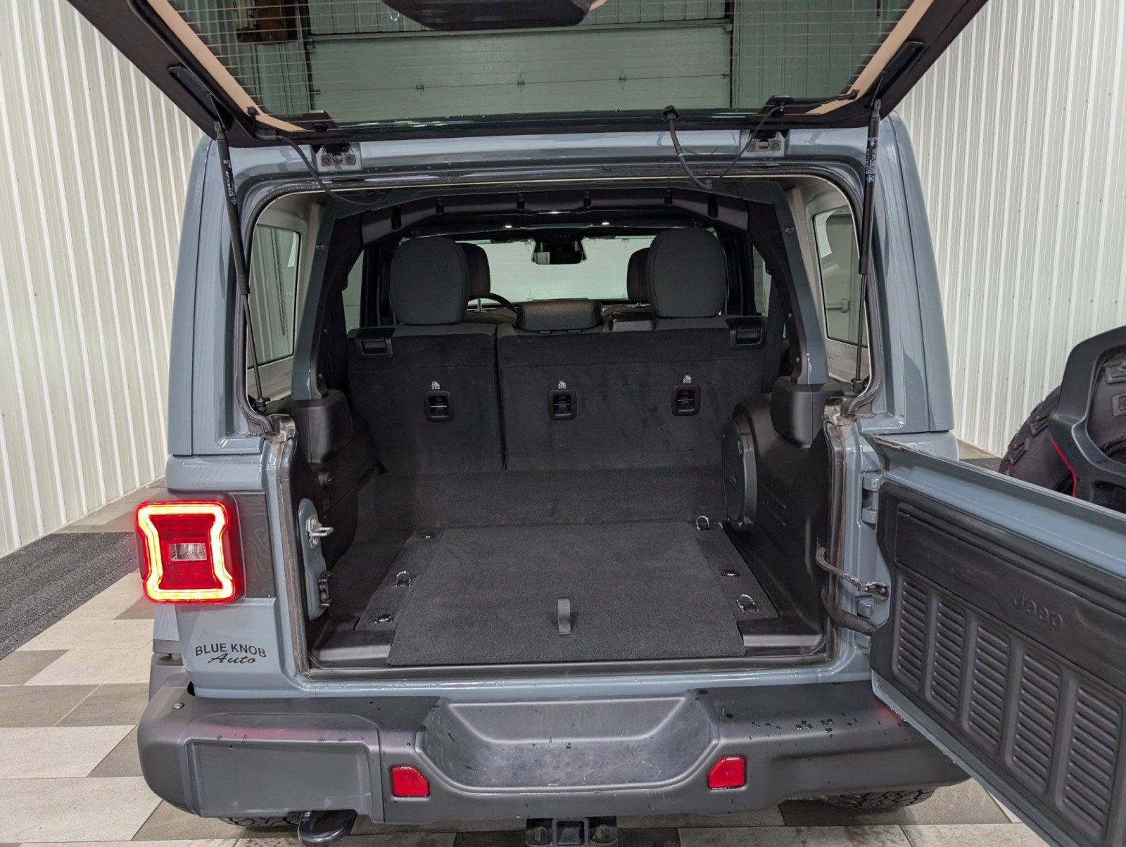 Used 2025 Jeep Wrangler Backcountry image 23