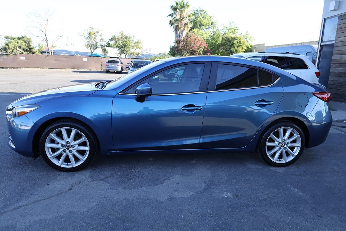 Used 2017 MAZDA MAZDA3 Touring w/ Popular Equipment Package FWD image 8