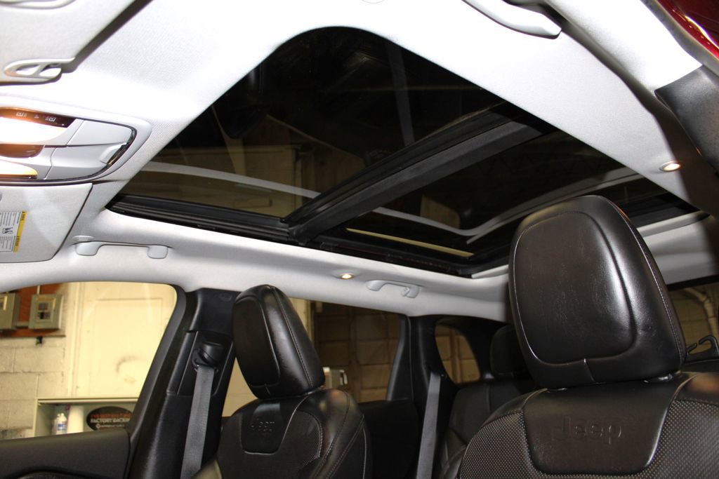 Used 2020 Jeep Cherokee Limited w/ Technology Group image 25