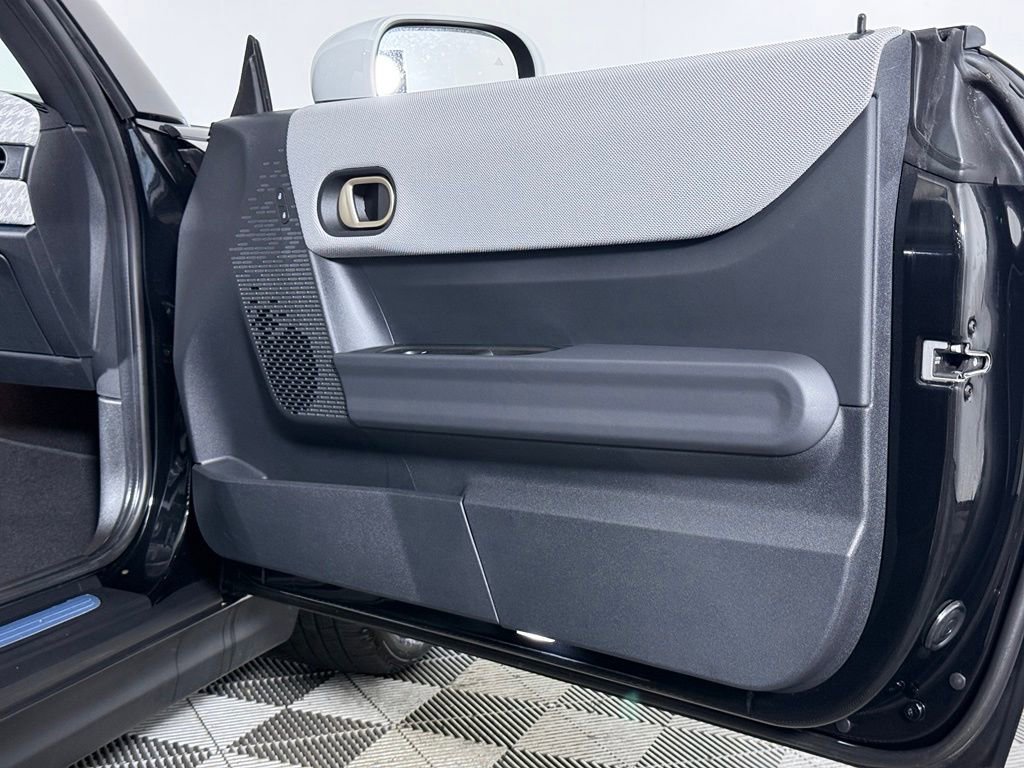 Certified 2025 MINI Cooper 2-Door Hardtop FWD image 29