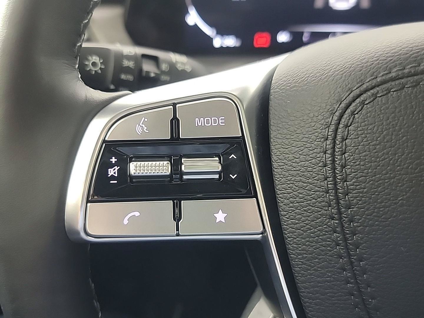 Certified 2024 Kia Telluride SX Prestige X-Line AWD/4WD image 30