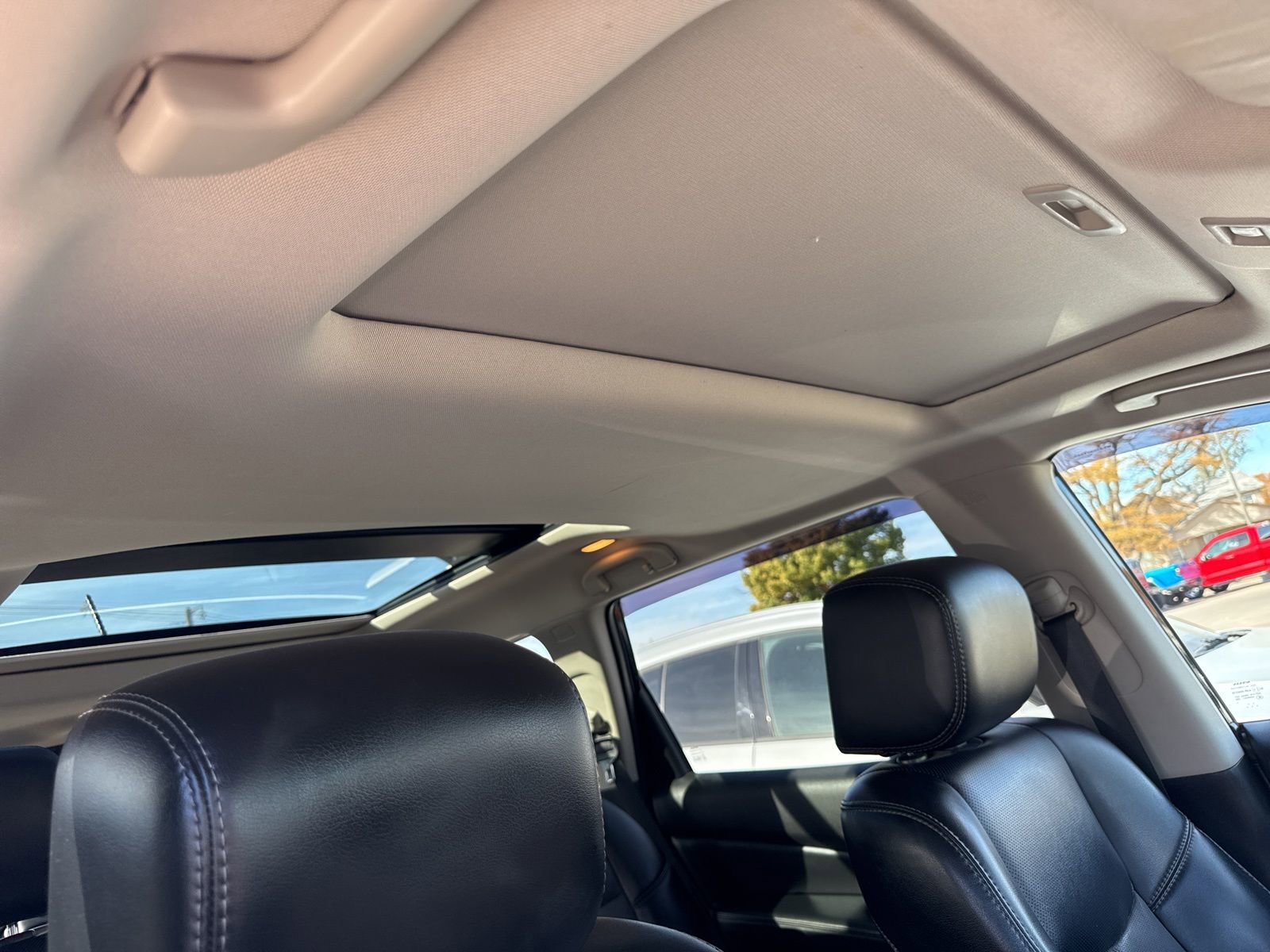 Used 2018 Nissan Pathfinder Platinum image 33