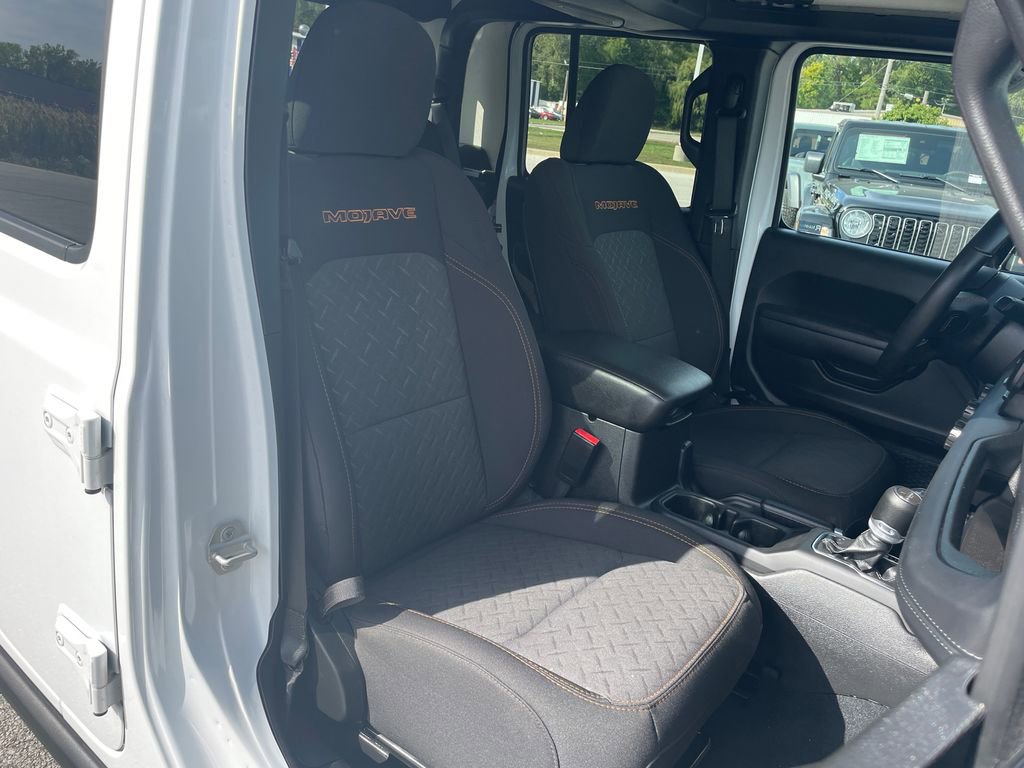 Used 2024 Jeep Gladiator Mojave w/ Convenience Group image 43