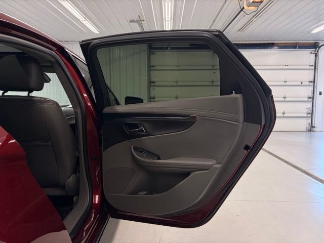 Used 2016 Chevrolet Impala LTZ w/ Enhanced Convenience Package FWD image 8