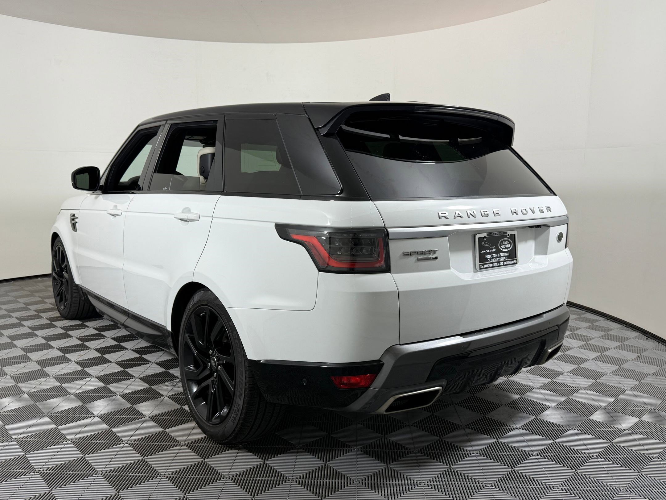 Used 2019 Land Rover Range Rover Sport HSE image 3