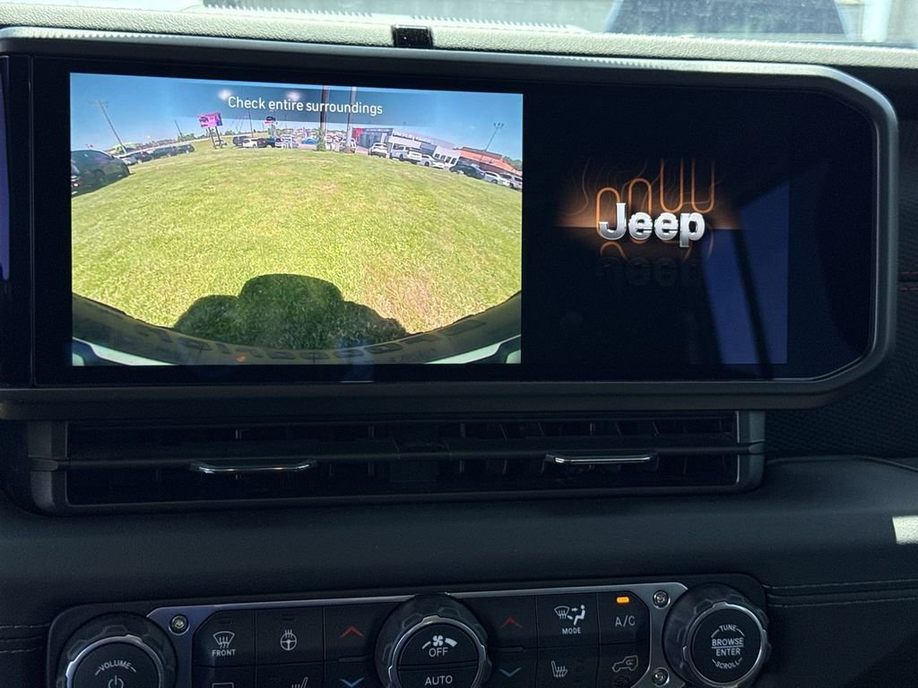 Used 2026 Jeep Wrangler Unlimited Rubicon AWD/4WD image 28