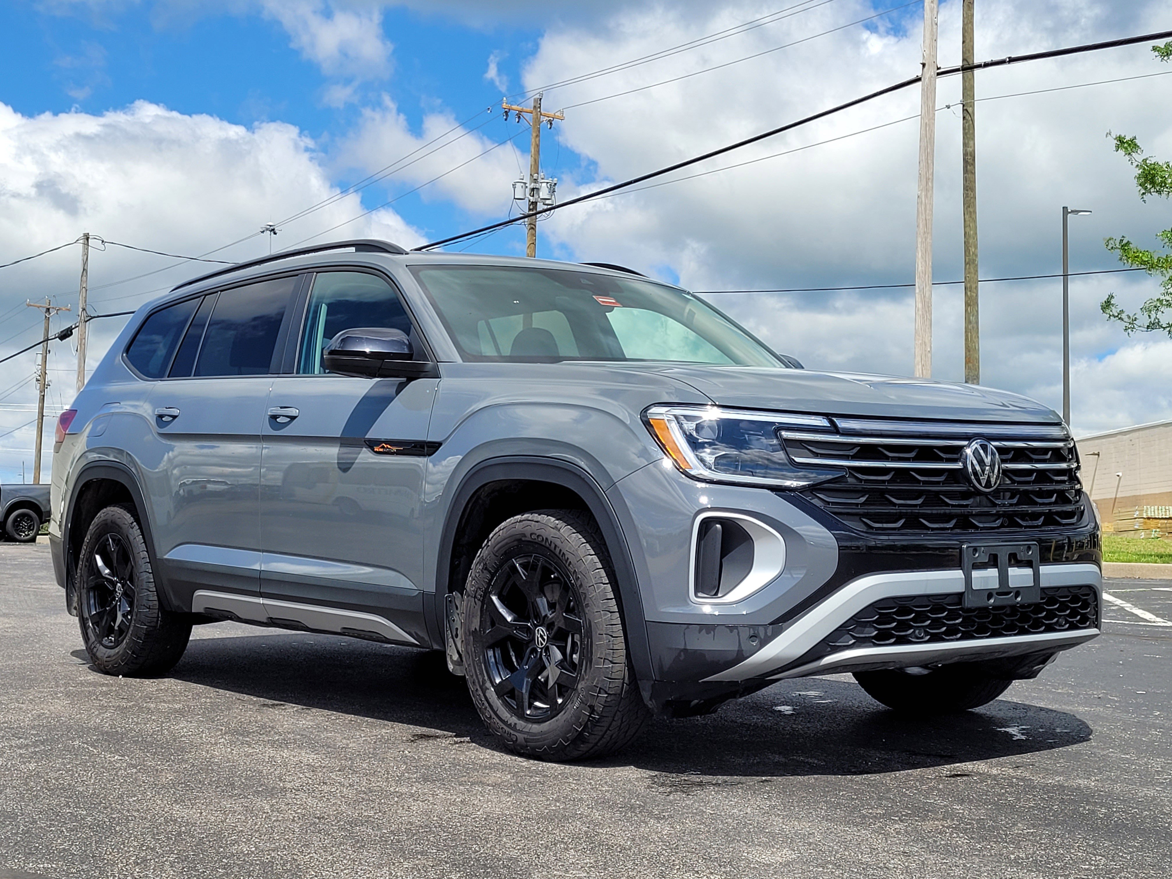 Used 2024 Volkswagen Atlas Peak Edition SE AWD/4WD image 1