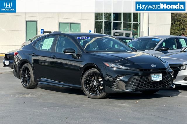 Used 2025 Toyota Camry SE