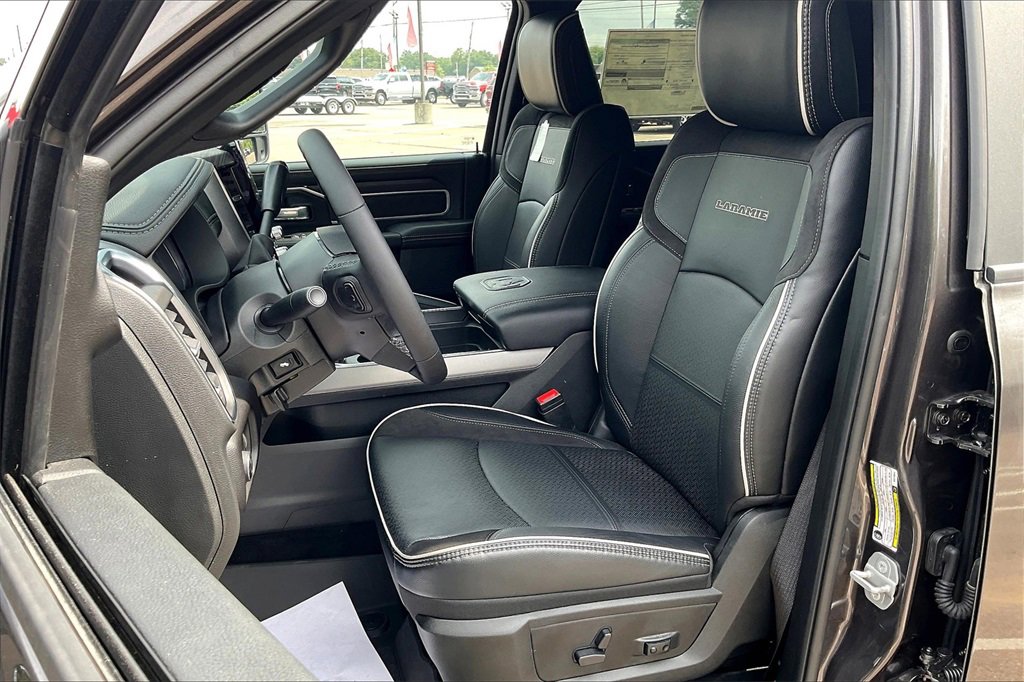 New 2025 RAM 3500 Laramie image 9