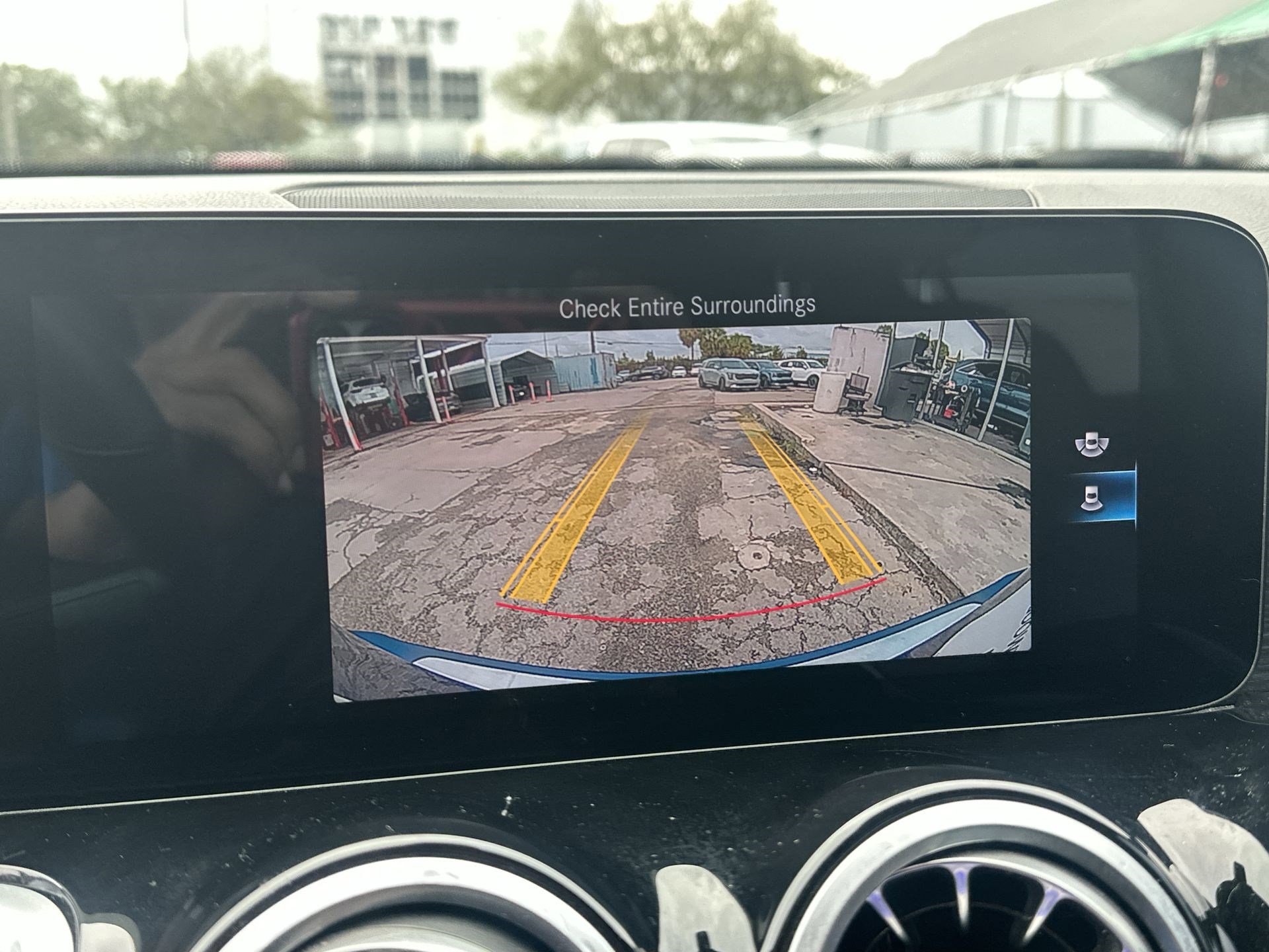 Used 2022 Mercedes-Benz GLB 250 image 25