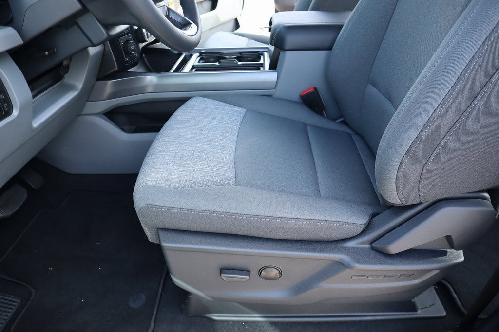 New 2026 Ford F250 XLT w/ XLT Premium Package image 13