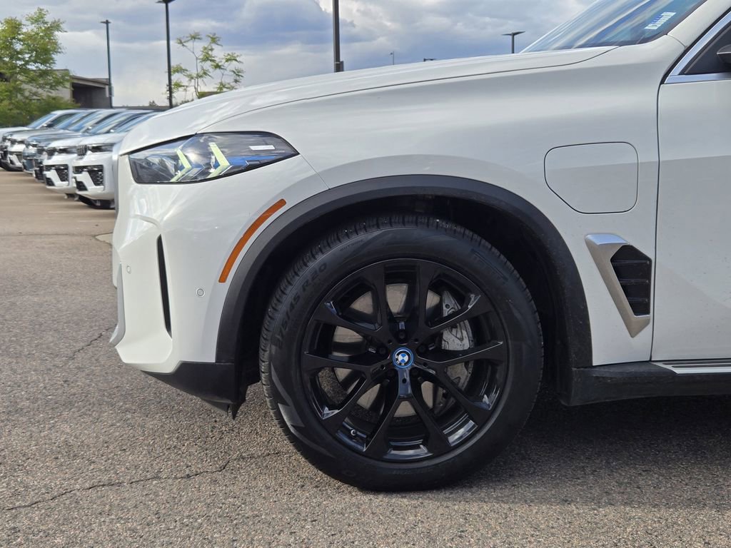 Used 2025 BMW X5 xDrive50e AWD/4WD image 6