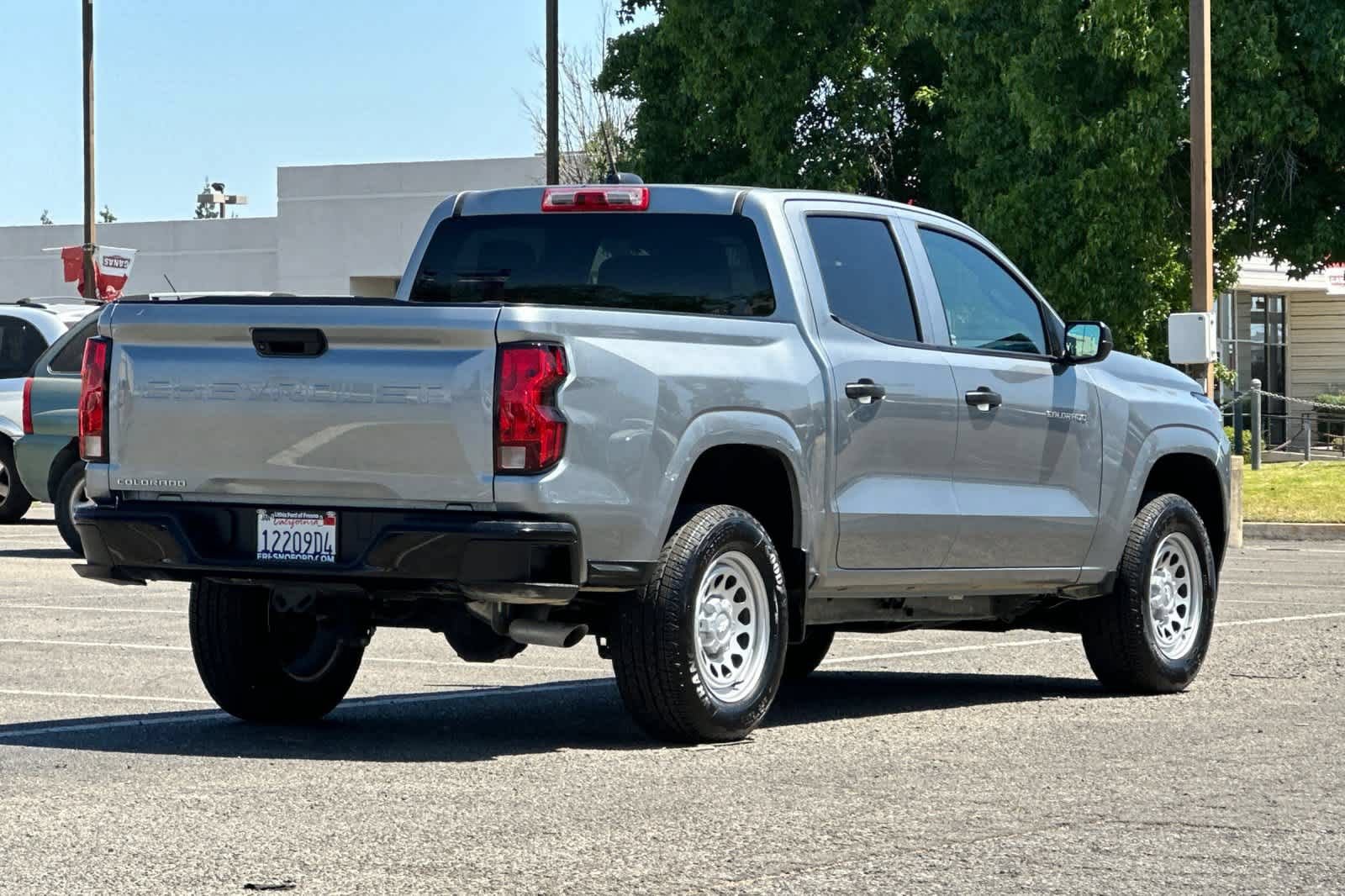 Used 2024 Chevrolet Colorado W/T RWD image 2