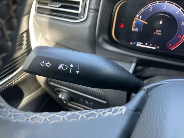 Used 2025 Jeep Wagoneer L Series II AWD/4WD image 18