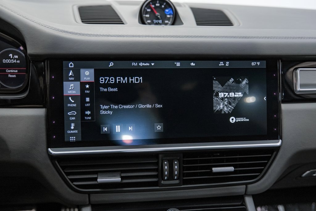 Used 2020 Porsche Cayenne Turbo image 26