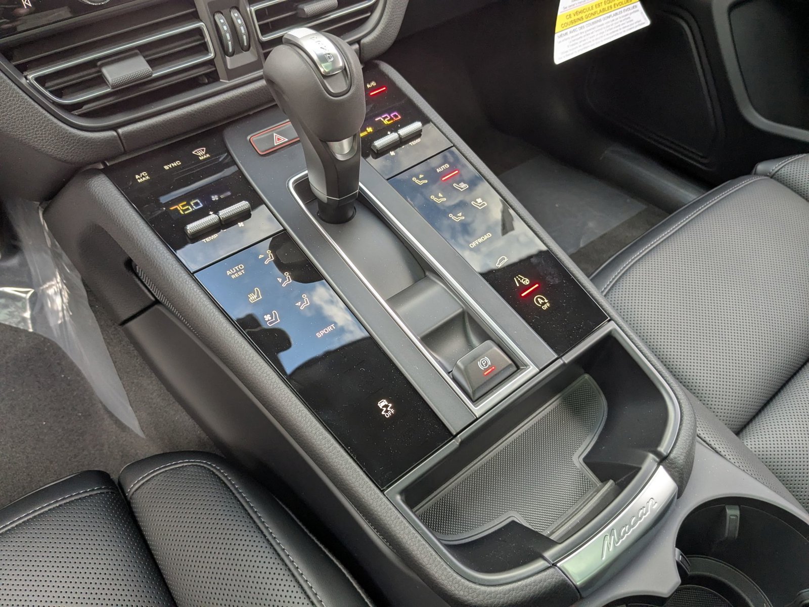 Certified 2026 Porsche Macan AWD/4WD image 21