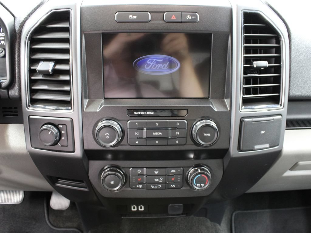 Used 2019 Ford F150 XLT w/ Equipment Group 302A Luxury AWD/4WD image 19