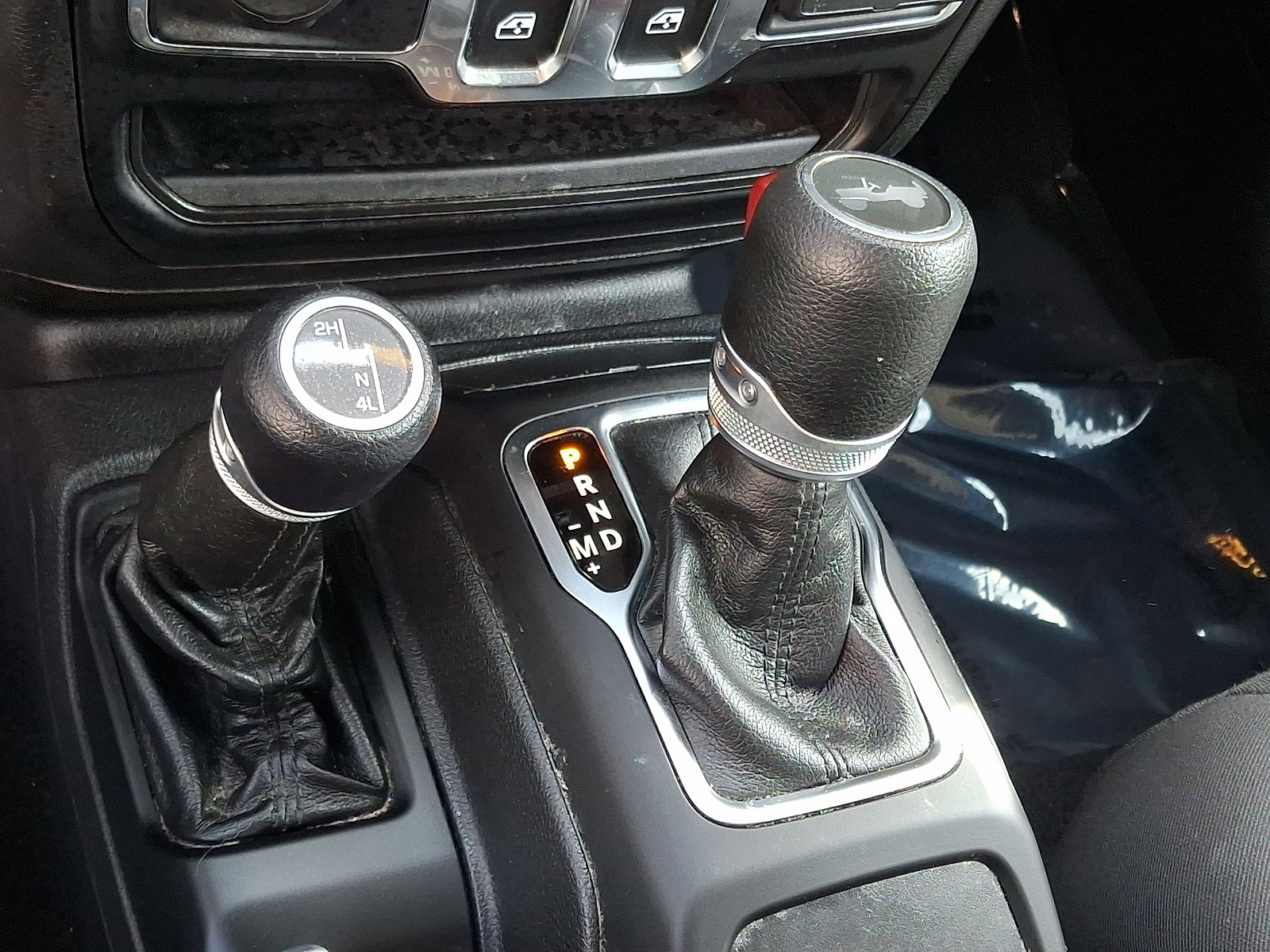 Certified 2022 Jeep Wrangler Sport AWD/4WD image 12