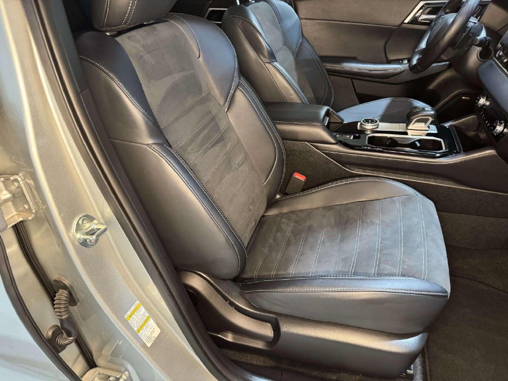 Used 2025 Mitsubishi Outlander SE AWD/4WD image 30