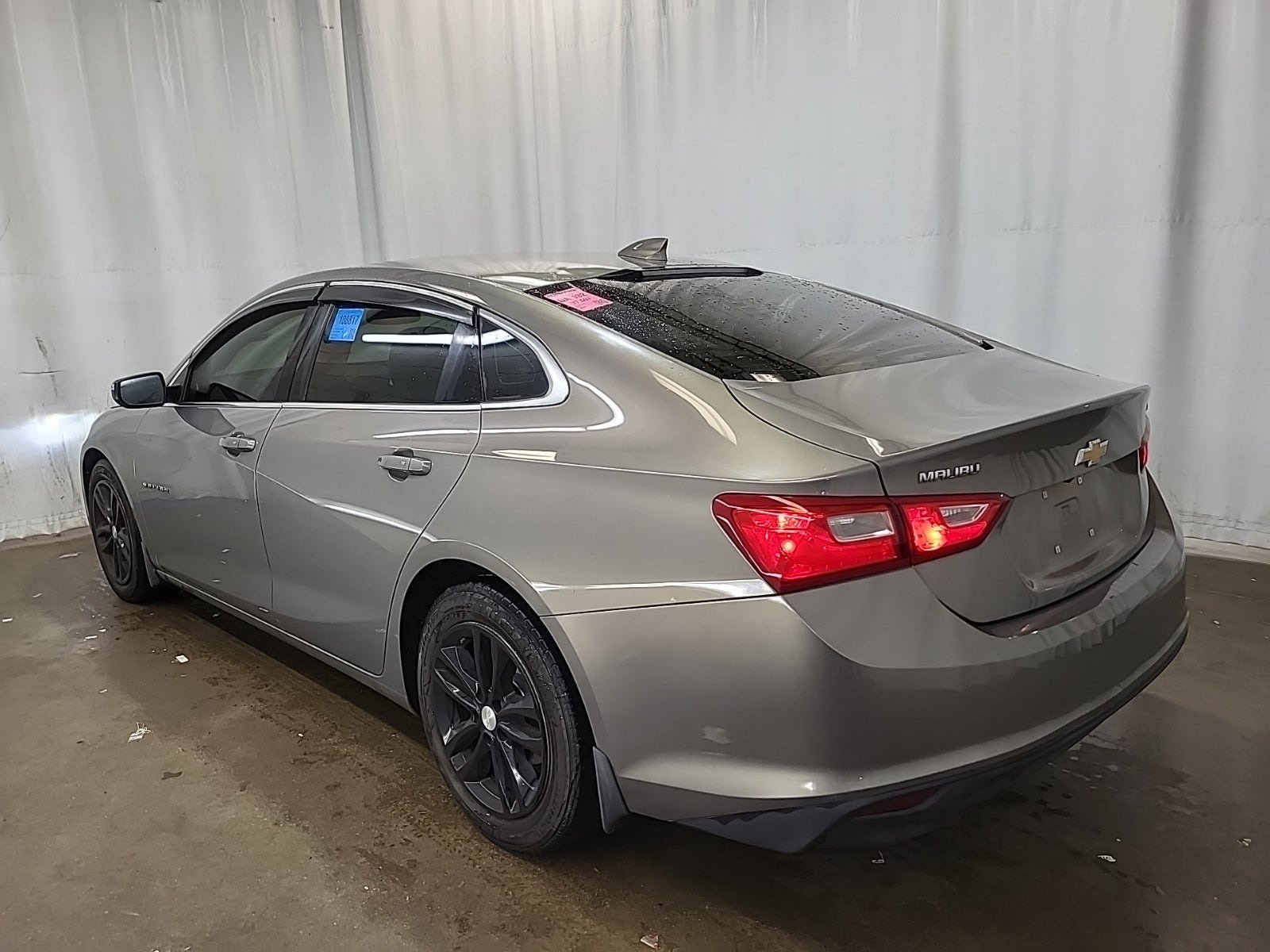 Used 2017 Chevrolet Malibu LT FWD image 5