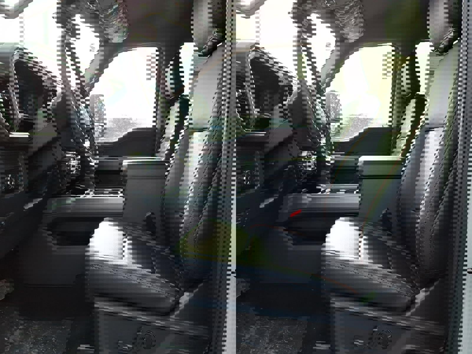 New 2026 Ford F250 Lariat w/ Black Appearance Package image 13