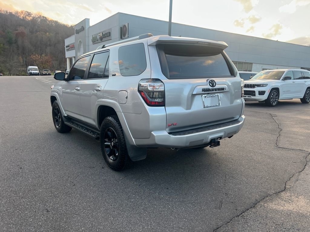 Used 2020 Toyota 4Runner SR5 Premium image 9