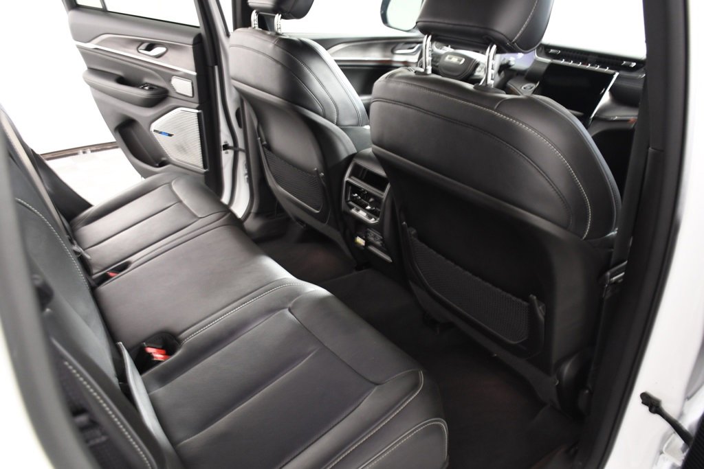 Used 2023 Jeep Grand Cherokee Overland image 22