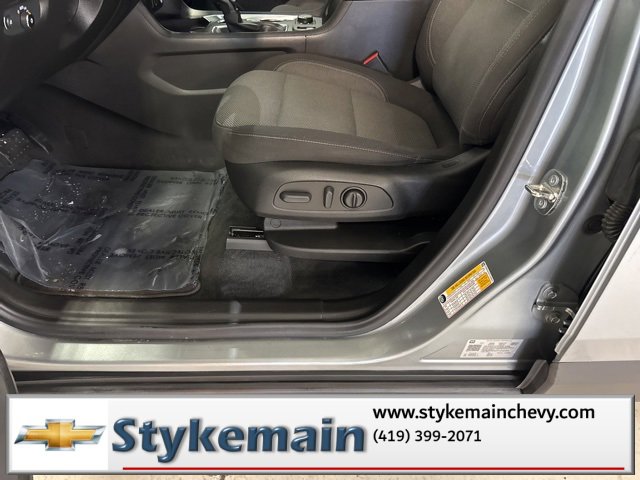 Used 2023 Chevrolet Traverse LT image 36