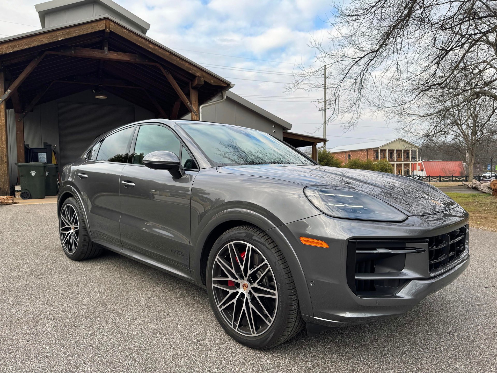 Used 2025 Porsche Cayenne GTS AWD/4WD image 1