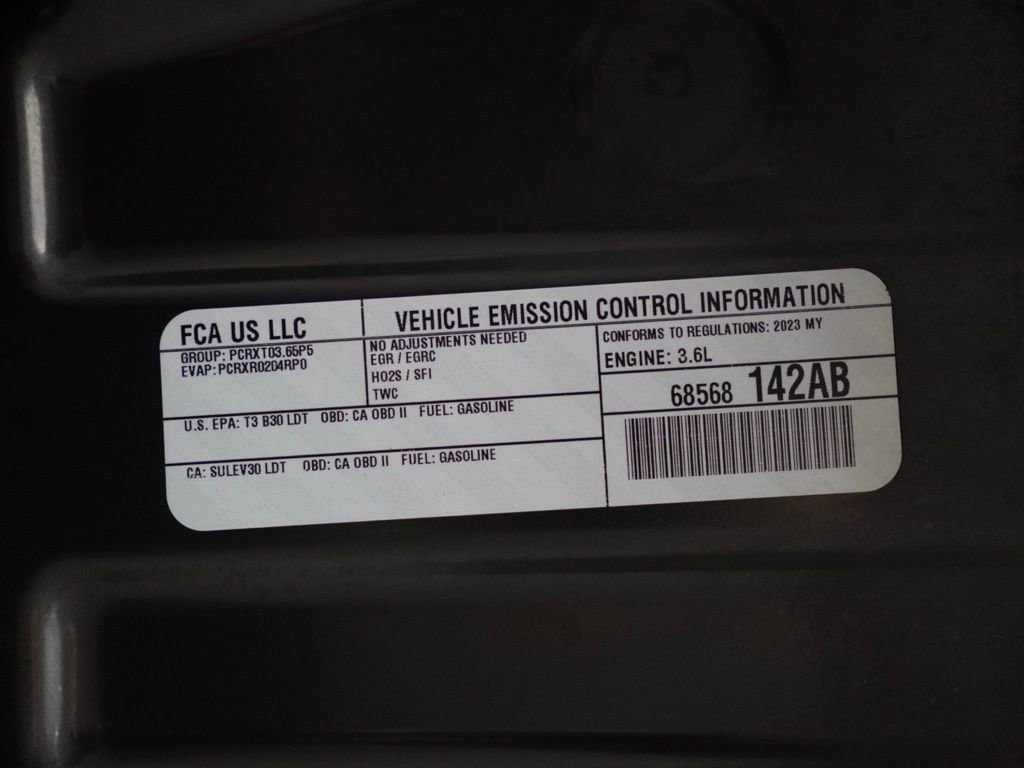 Used 2023 Jeep Grand Cherokee Limited image 27