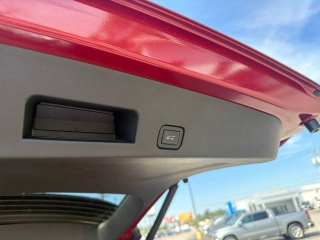 New 2027 Chevrolet Traverse LT w/ Driver Confidence Package FWD image 35