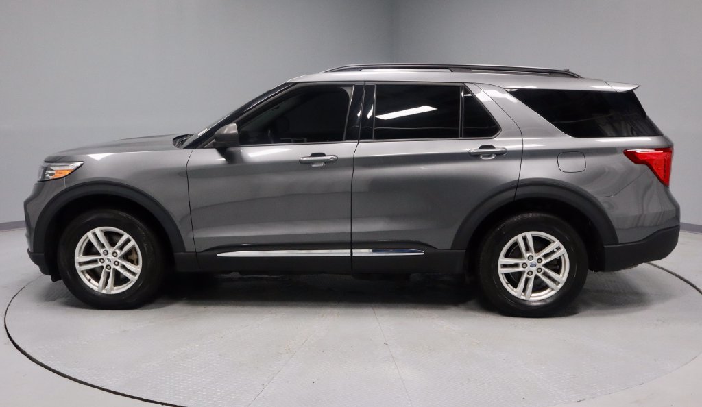 Certified 2023 Ford Explorer XLT w/ Equipment Group 202A AWD/4WD image 6