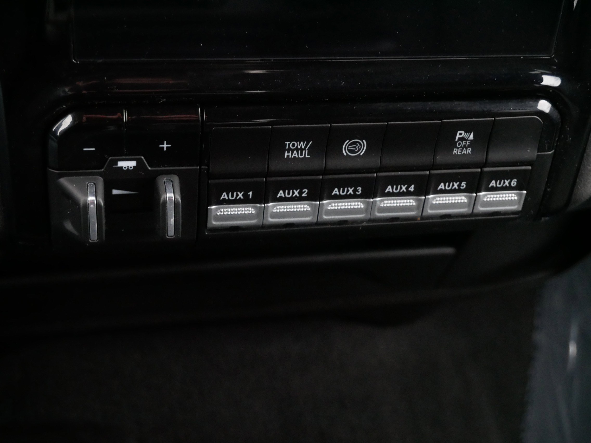 Used 2024 RAM 2500 Tradesman w/ Safety Group image 29