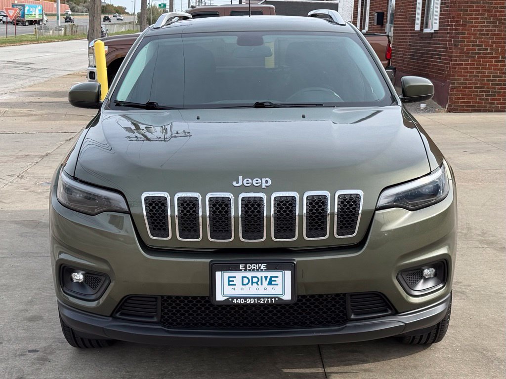 Used 2019 Jeep Cherokee Latitude w/ Cold Weather Group AWD/4WD image 2