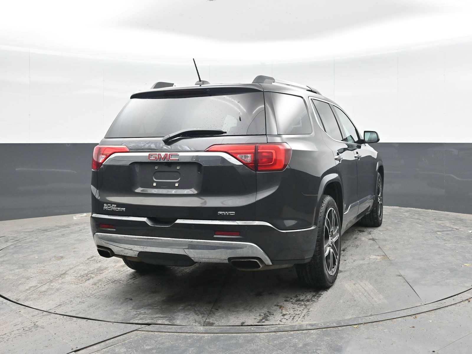 Used 2017 GMC Acadia Denali w/ Technology Package AWD/4WD image 10