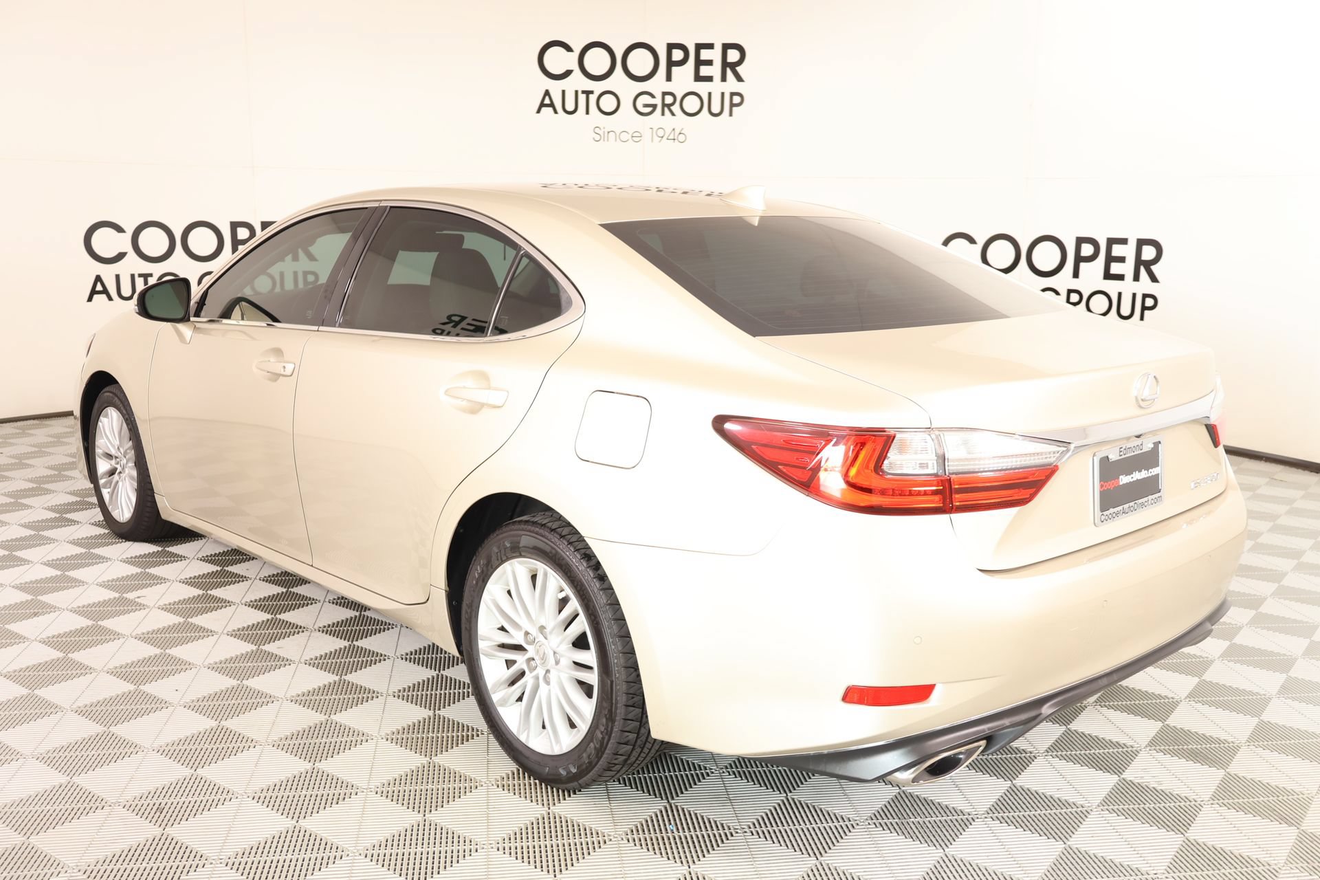 Used 2017 Lexus ES 350 w/ Premium Package FWD image 23