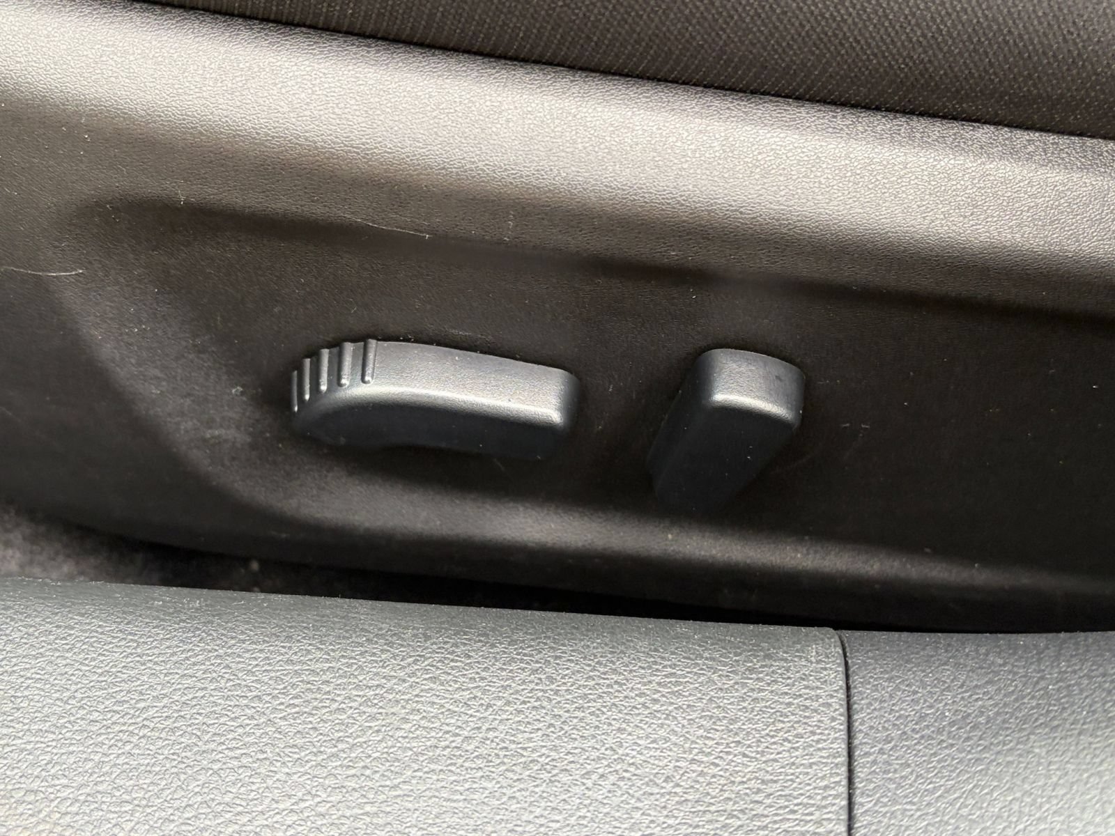 Used 2025 Nissan Altima 2.5 SV FWD image 19