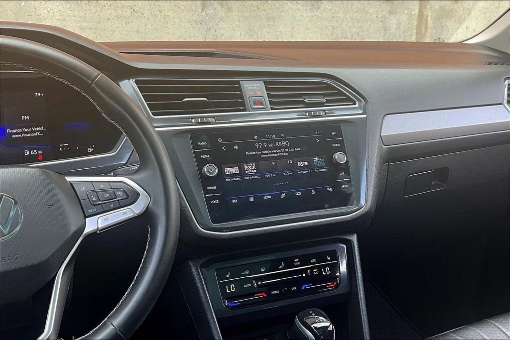 Used 2022 Volkswagen Tiguan SE image 9