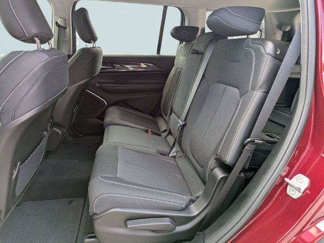 Used 2022 Jeep Grand Cherokee L Laredo w/ Luxury Tech Group I RWD image 15