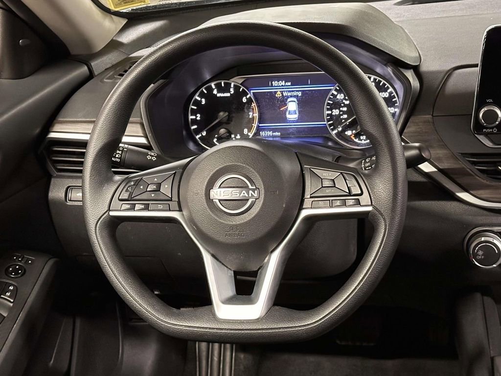 Used 2025 Nissan Altima 2.5 SV image 16